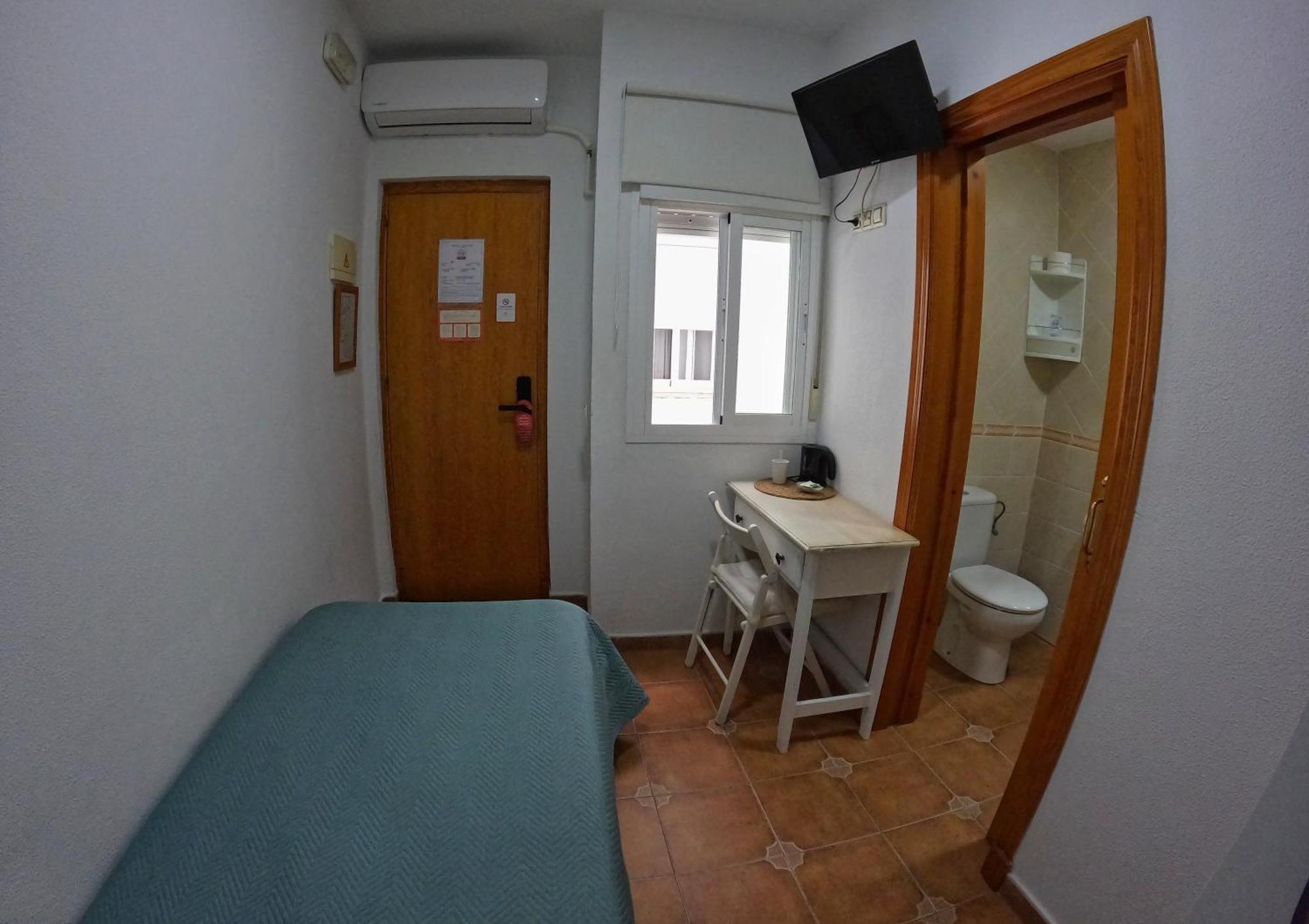 קדיז Hostal Canalejas מראה חיצוני תמונה